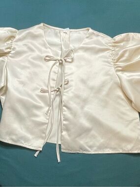 Women’s Cream Satin Tie-Front Puff Sleeve Top